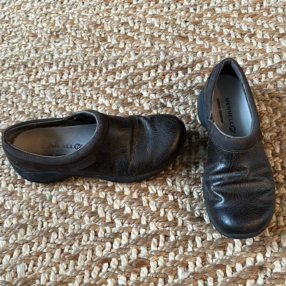 Merrell women’s clog mules size 8.5